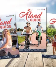 Collage med pärmbilder för turistbroschyren Åland Guide 2021.