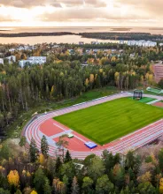 Flygvy över Baltic Arena för friidrott i Mariehamn.