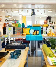 Interiör från SALT Konsthantverk med butik och ateljéer.