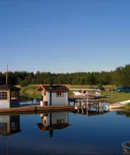 Bastuflotte vid stranden vid Sandösund Resort.