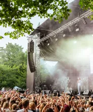 Publikhav under Rockoff Festival i Mariehamn.