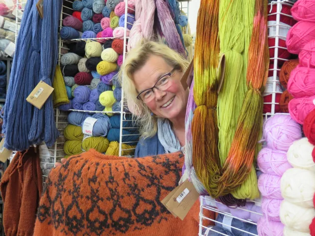 Garner i mängder i butiken Therese Broderi i Mariehamn.