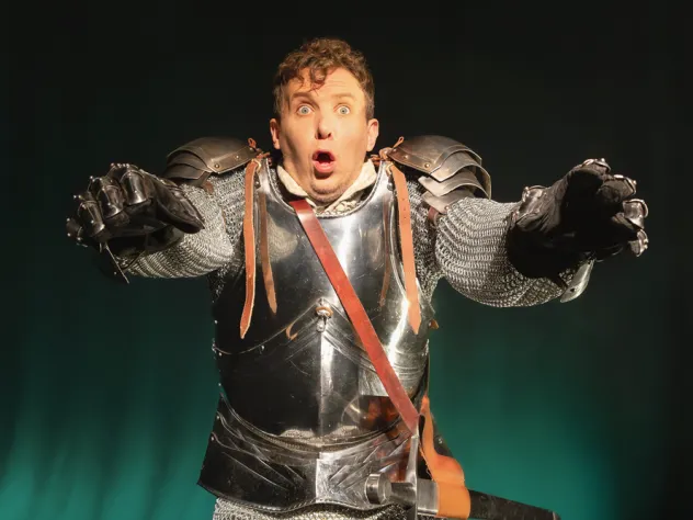 Pressbild: Simon Karlsson och Medeltiden, Åbo Svenska Teater.