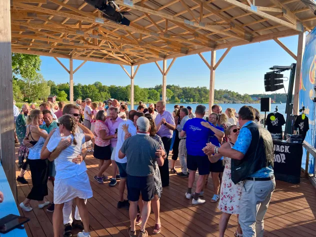 Par som dansar under Ålands Dansbandsfestival vid Restaurang Seagram.