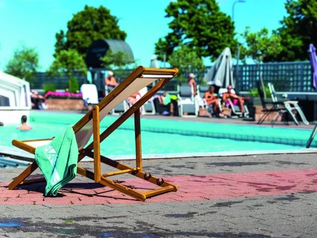 Vy från poolområdet vid Hotell Arkipelag.