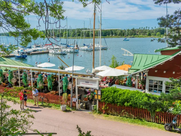 ÅSS Paviljongen i Mariehamns västra hamn.
