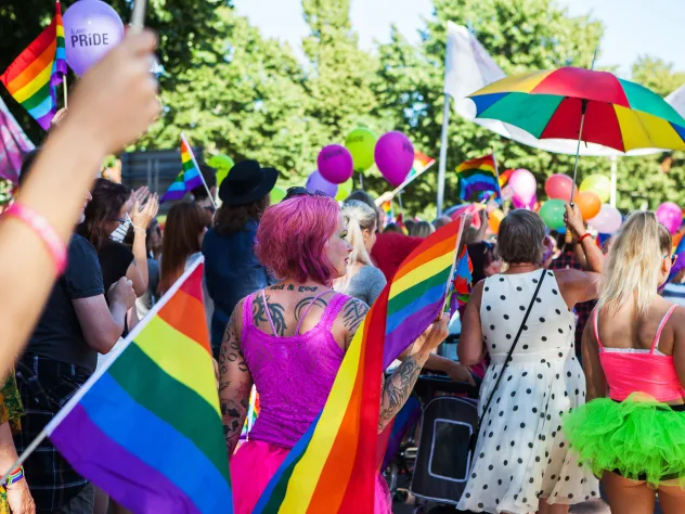 Prideparad i Mariehamn under Åland Pride.