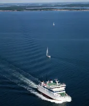 Skärgårdsfärjan Gudingen trafikerar mellan öarna på Ålandstrafikens södra linje.