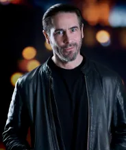Ola Rapace.