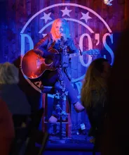 Livemusik på Dinos Bar & Grill