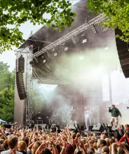 Publikhav under Rockoff Festival i Mariehamn.