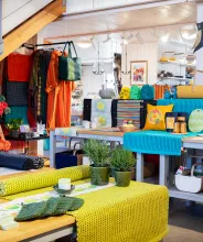 Interiör från SALT Konsthantverk med butik och ateljéer.
