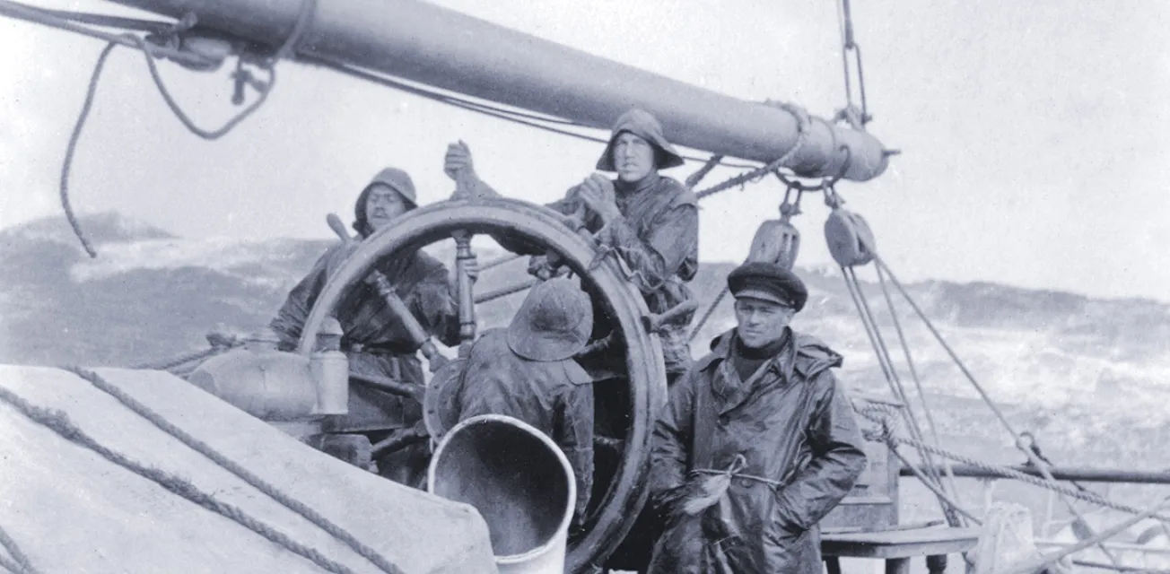 Besättning ombord på Pommern den 4 mars 1934 på väg mot Kap Horn.