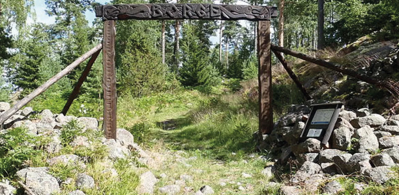 Vägen upp mot Borgboda fornborg.