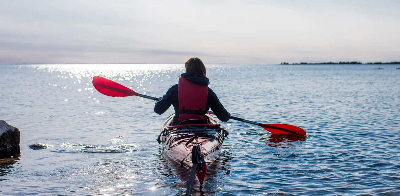 Paddling mot horisonten på Åland.