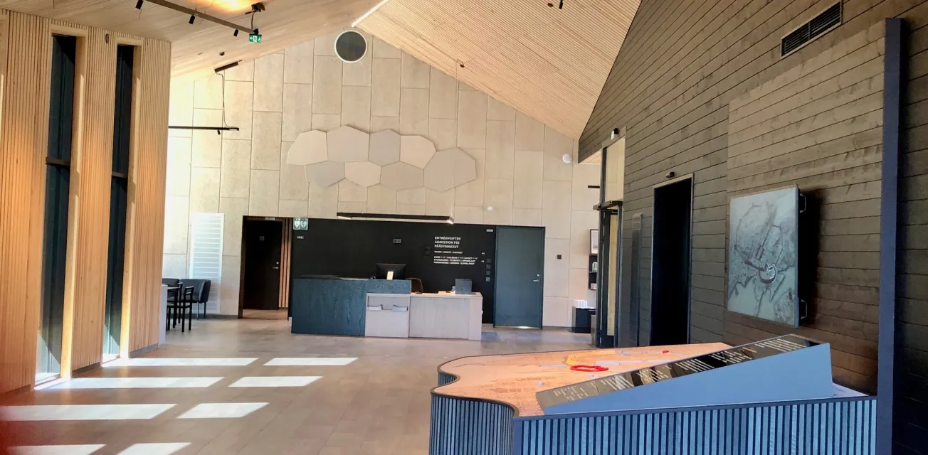 Aulan vid Bomarsunds besökscenter på Åland.