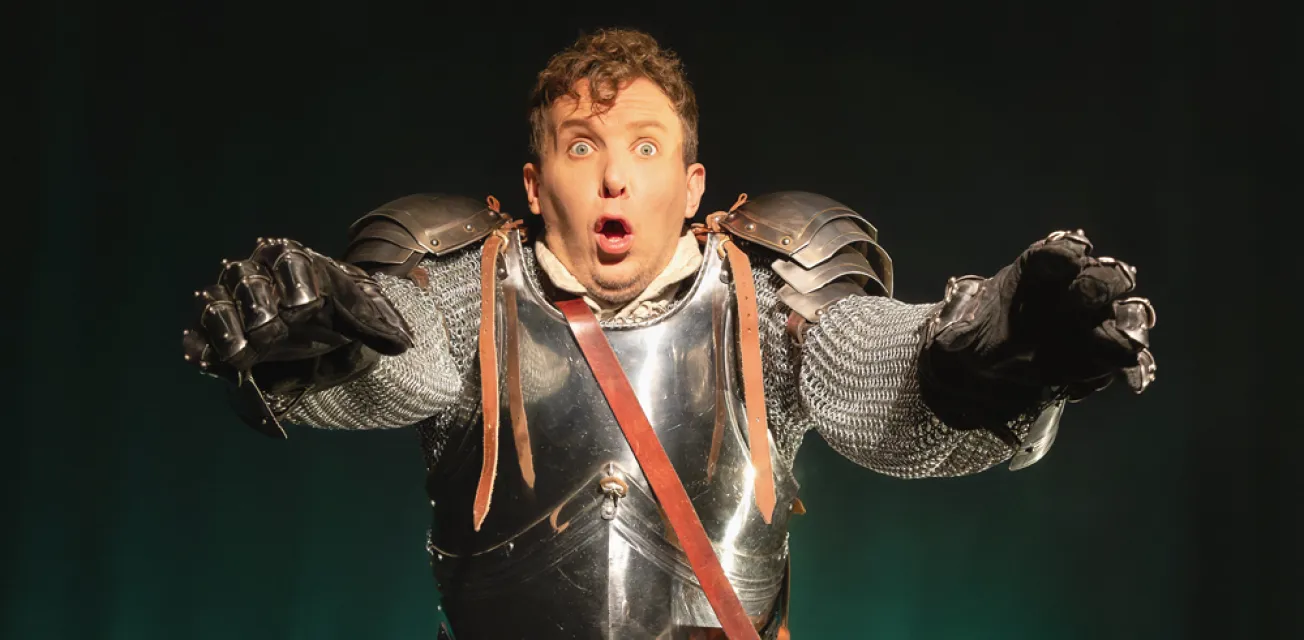 Pressbild: Simon Karlsson och Medeltiden, Åbo Svenska Teater.