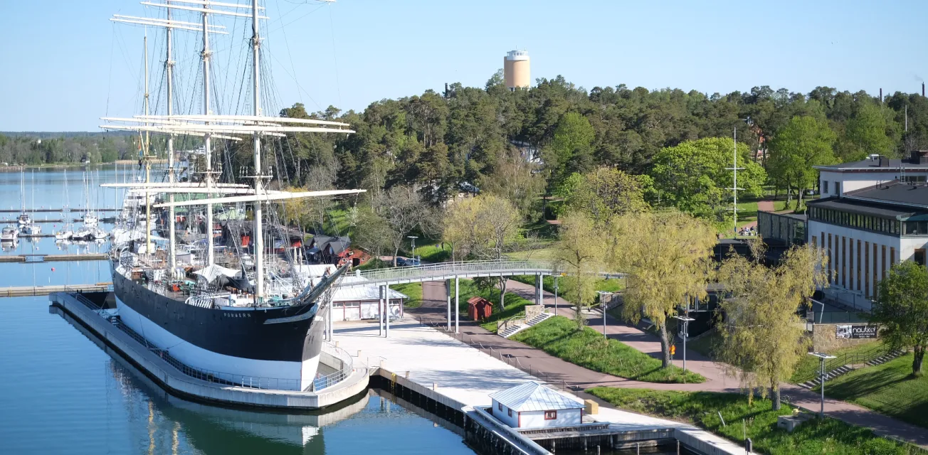 Pommern vid kajen i Mariehamns västra hamn.