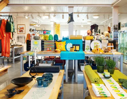 Interiör från SALT Konsthantverk med butik och ateljéer.
