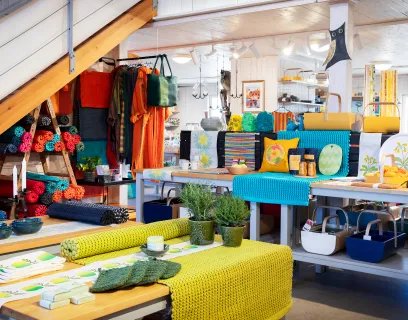 Interiör från SALT Konsthantverk med butik och ateljéer.