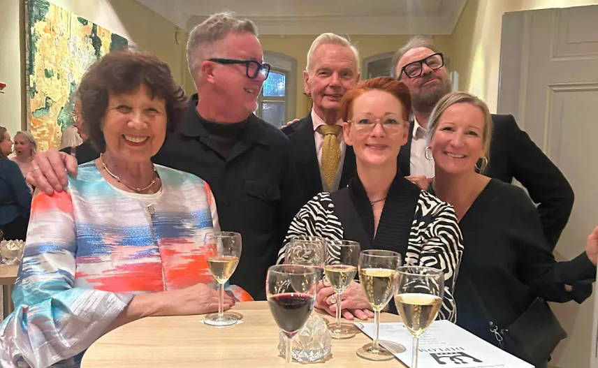 Indigos bok vinner bokpris, bild efter prisutdelningen.