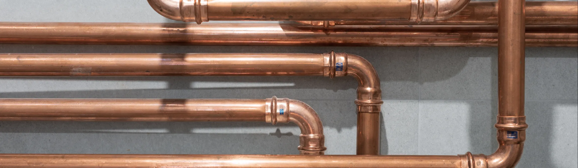 Kopparrör i husets värmesystem.