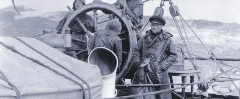 Besättning ombord på Pommern den 4 mars 1934 på väg mot Kap Horn.