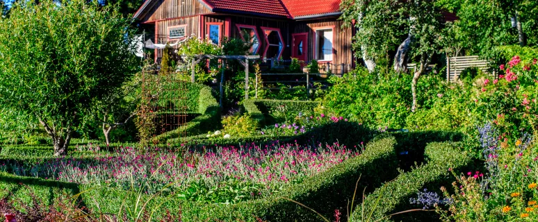 Vy från besöksträdgården Senses på Åland.