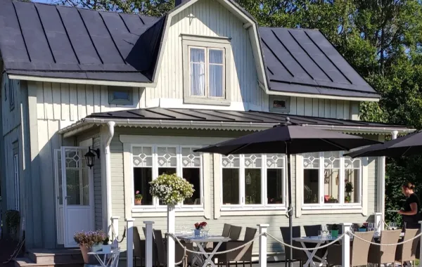 Exteriör från restaurangen Mormors Gröna Hus.